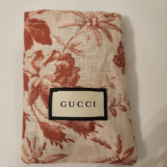 Gucci Pouch - Picture 3 of 4